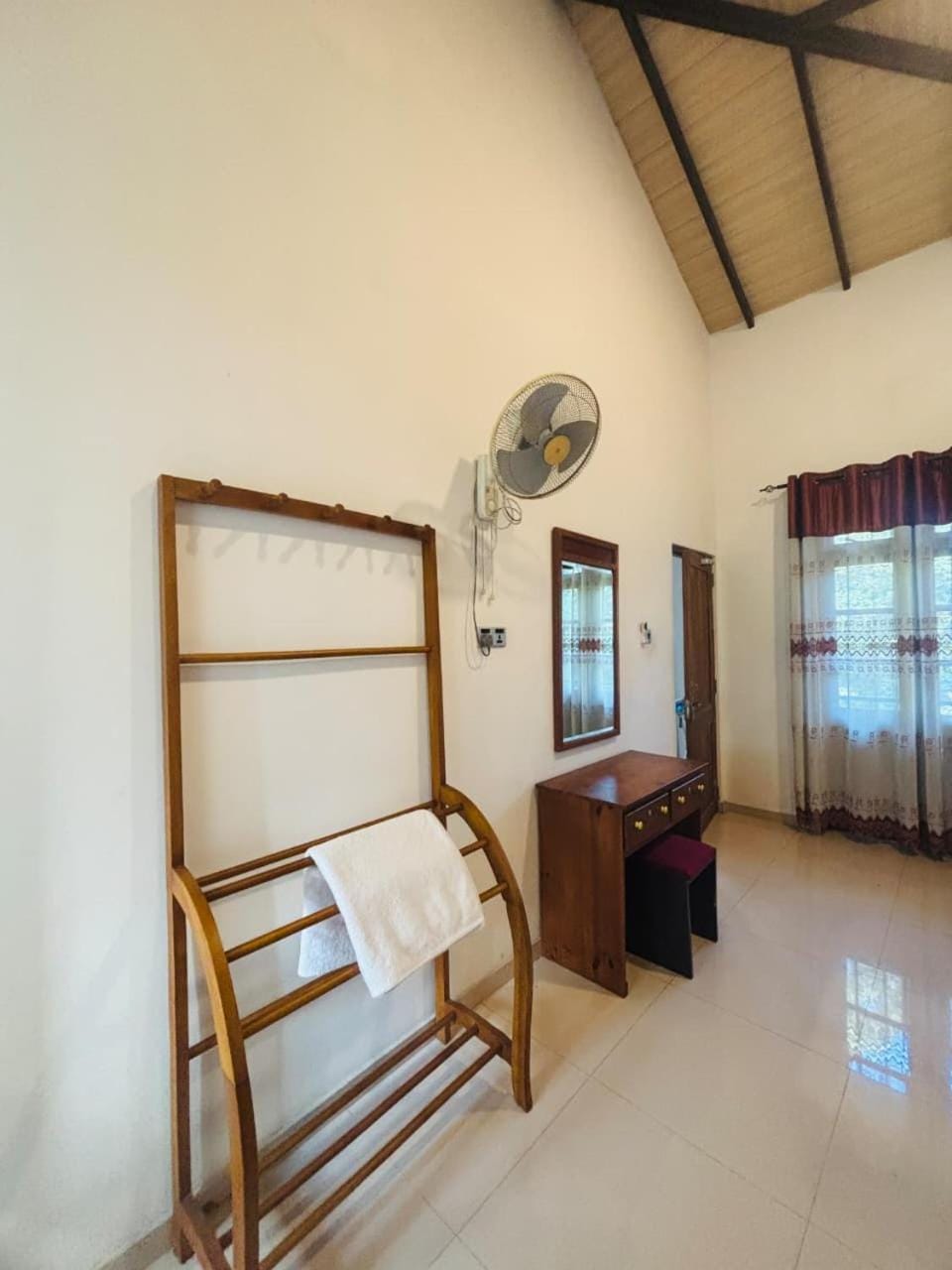 Rock View Home Bed and Breakfast in Gangawatakorale