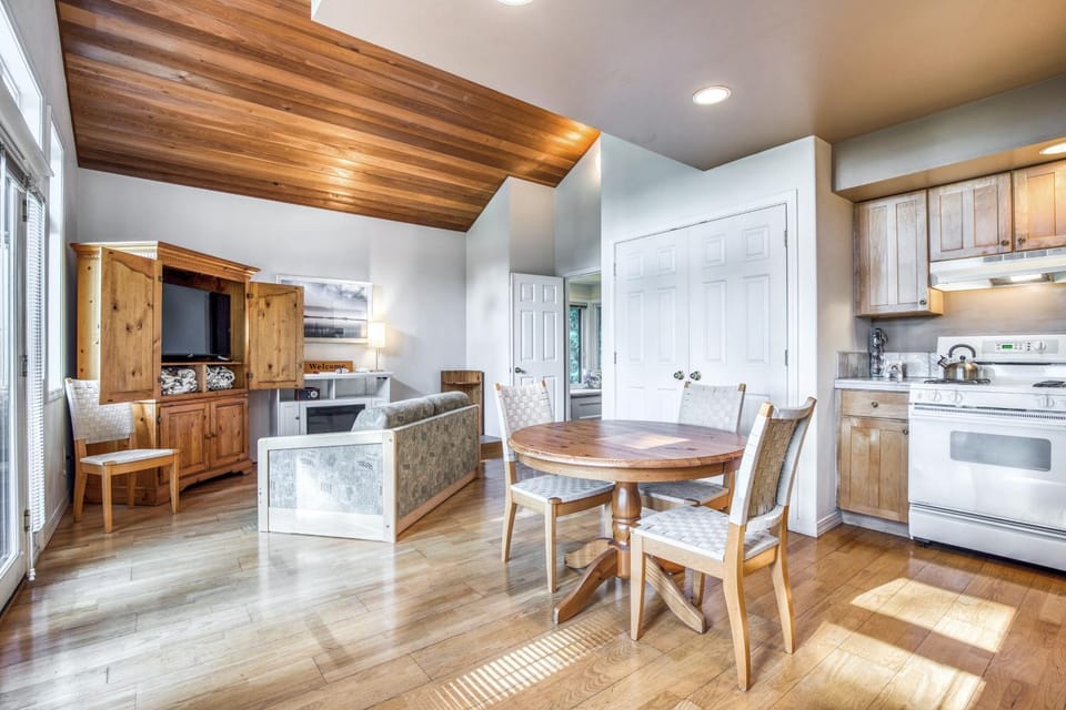 The Quintessa Cottage House in Whidbey Island