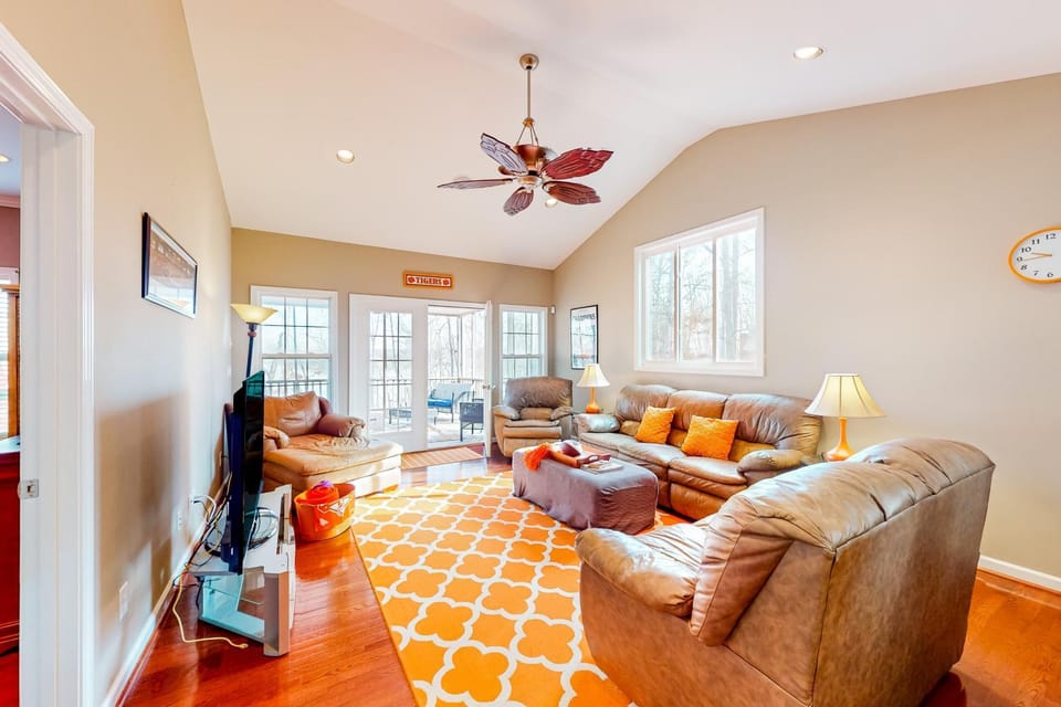 Boat Dock: Lake-View Retreat 5 Mi to Dtwn Clemson House in Pickens County