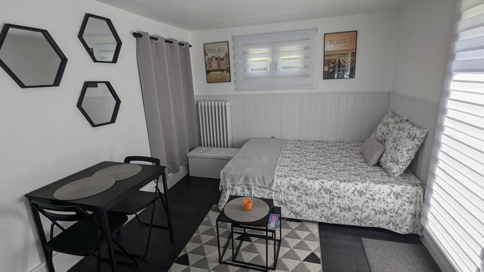 Living room, Seating area, Bedroom