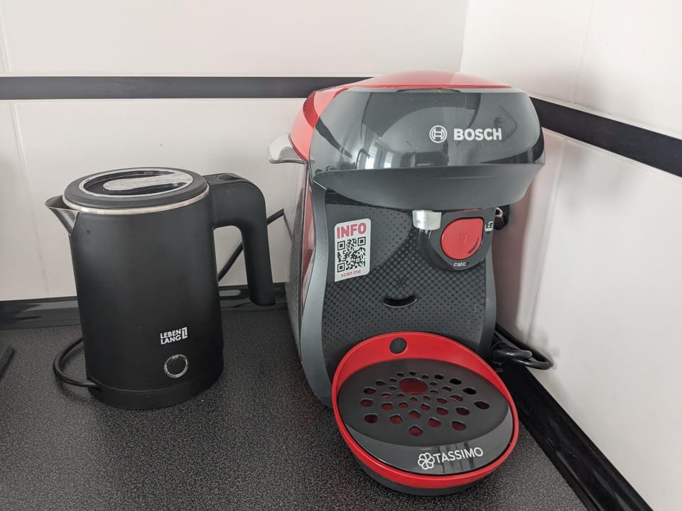 Coffee/tea facilities, Kitchen or kitchenette