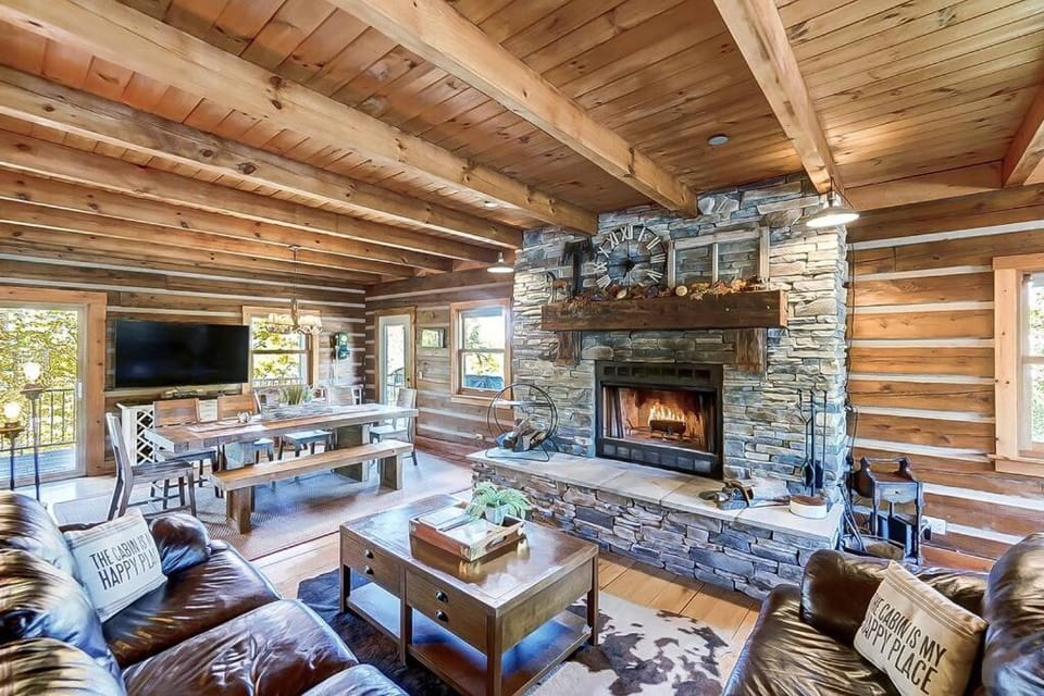Large Log Cabin Chalet w/ Hot Tub - Horses & Lake! Cabin in Ohio