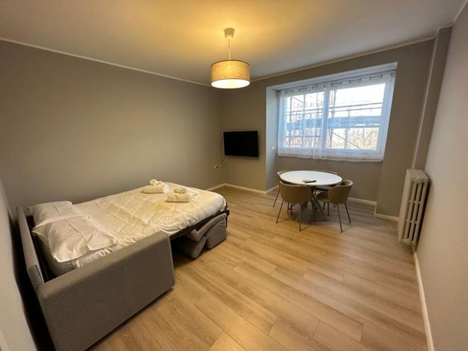 Appartamento due parcheggi e vicino metro Apartment in Milan