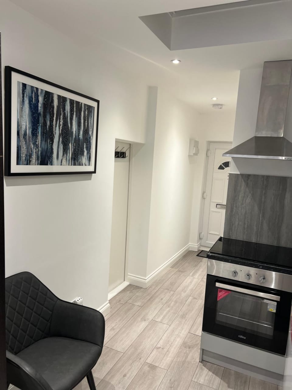 Modern Studio flat with free parking Apartment in Slough