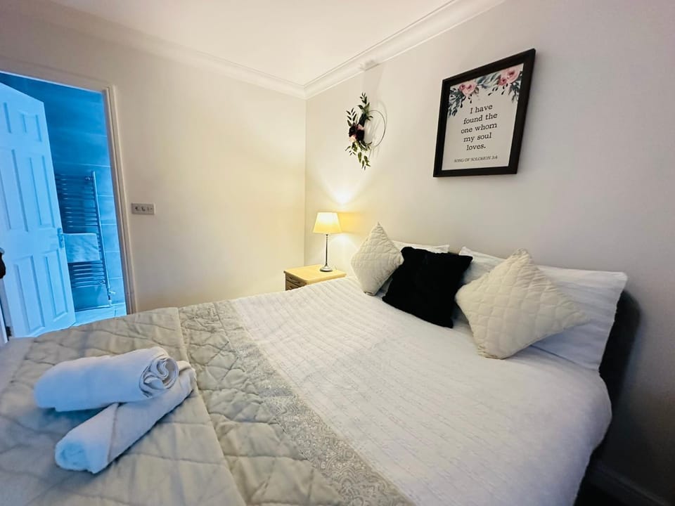 Contractors Home - 4 Bedroom Long Stays Welcome - Barnsley House in Borough of Barnsley