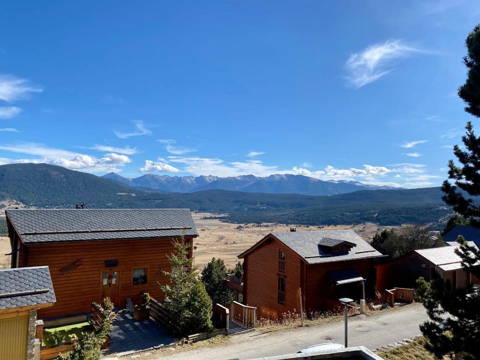 Les Angles - T3 Chalet Cozy avec Parking - FR-1-758-21 Apartment in Catalonia