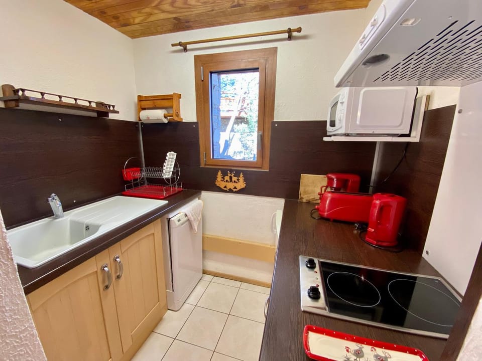 Les Angles - T3 Chalet Cozy avec Parking - FR-1-758-21 Apartment in Catalonia