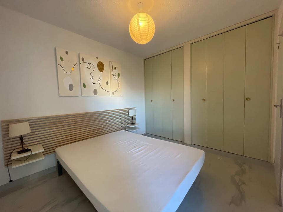 Appartement 2 pièces cabine avec parking privé à Sète - FR-1-338-554 Cabin in Occitanie