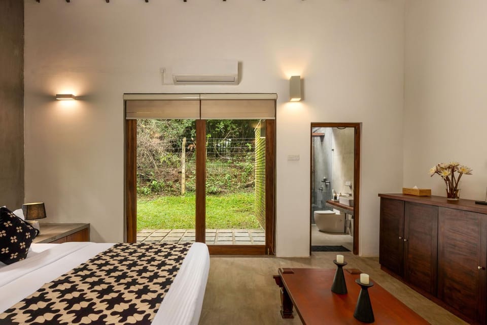 Bed, Photo of the whole room, Bedroom, air conditioner