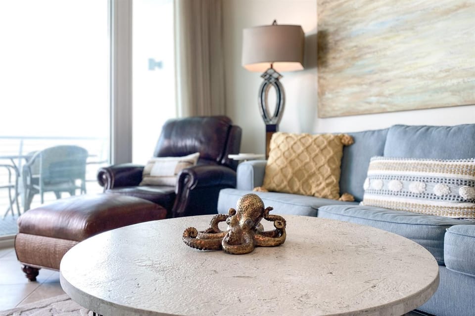 Bella Luna - 803 -High-end Luxury Condo-Bayfront-Sleeps 6-Walk to Flora-Bama Apartment in Ono Island