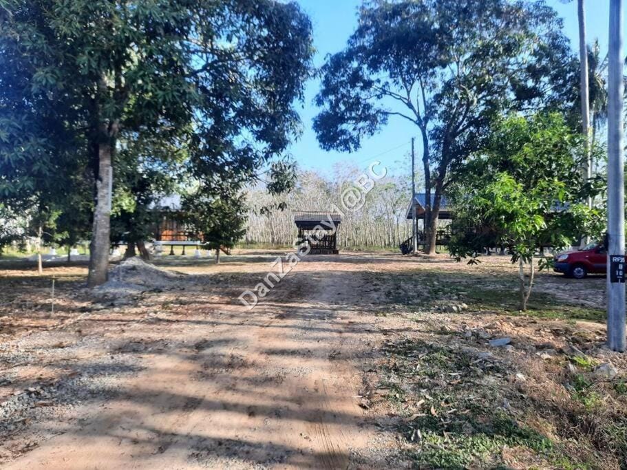 Neighbourhood, Natural landscape