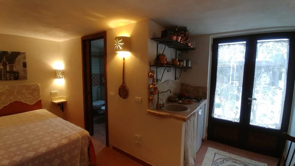 Bed, Kitchen or kitchenette, Photo of the whole room