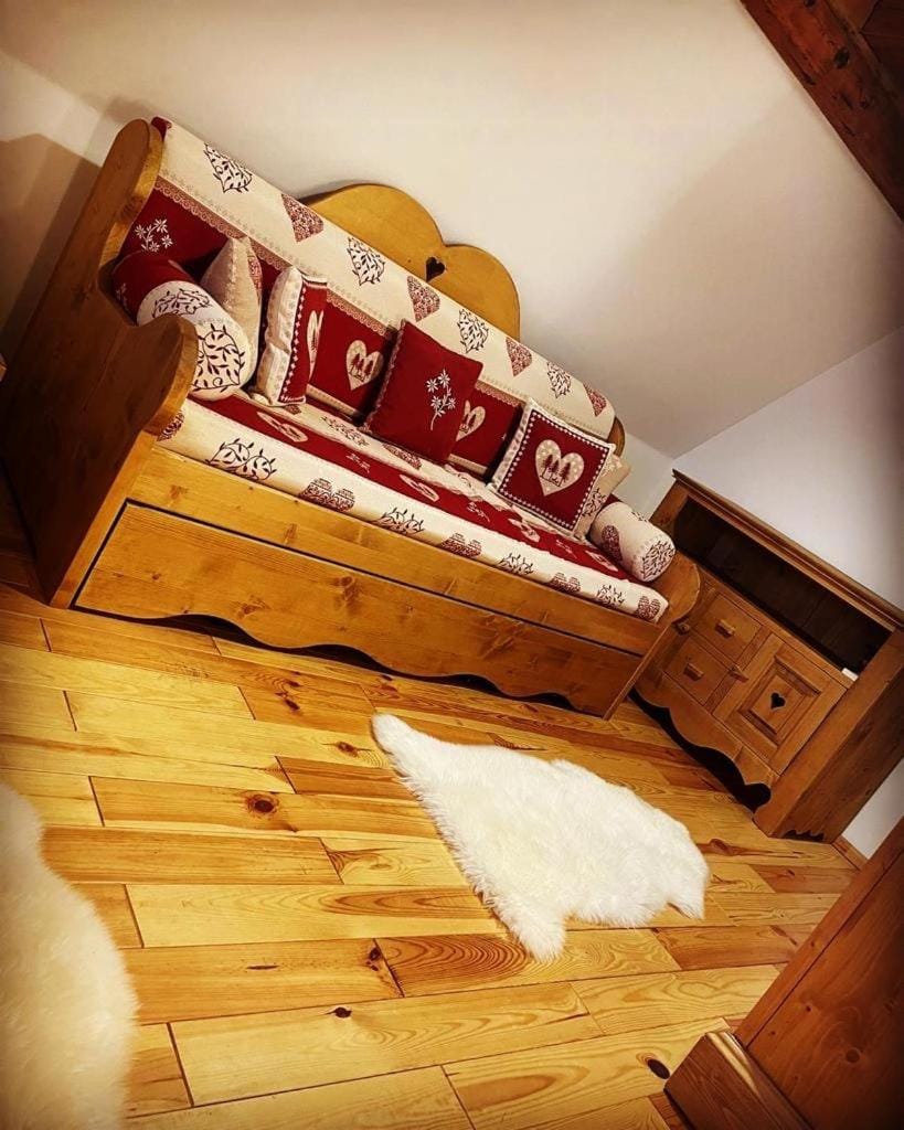 Living room, Photo of the whole room