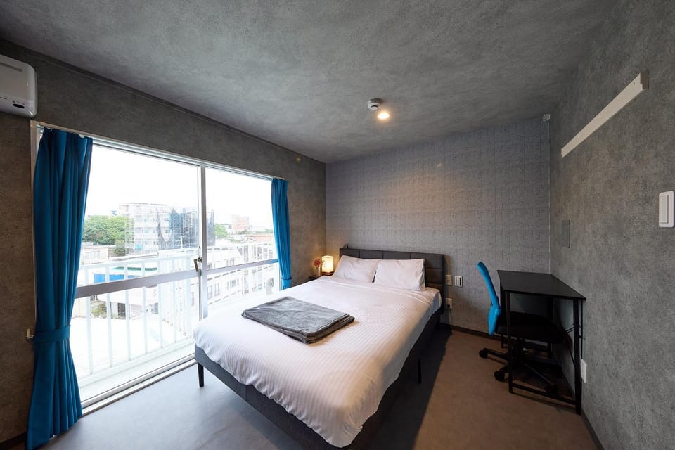 Photo of the whole room, Bedroom