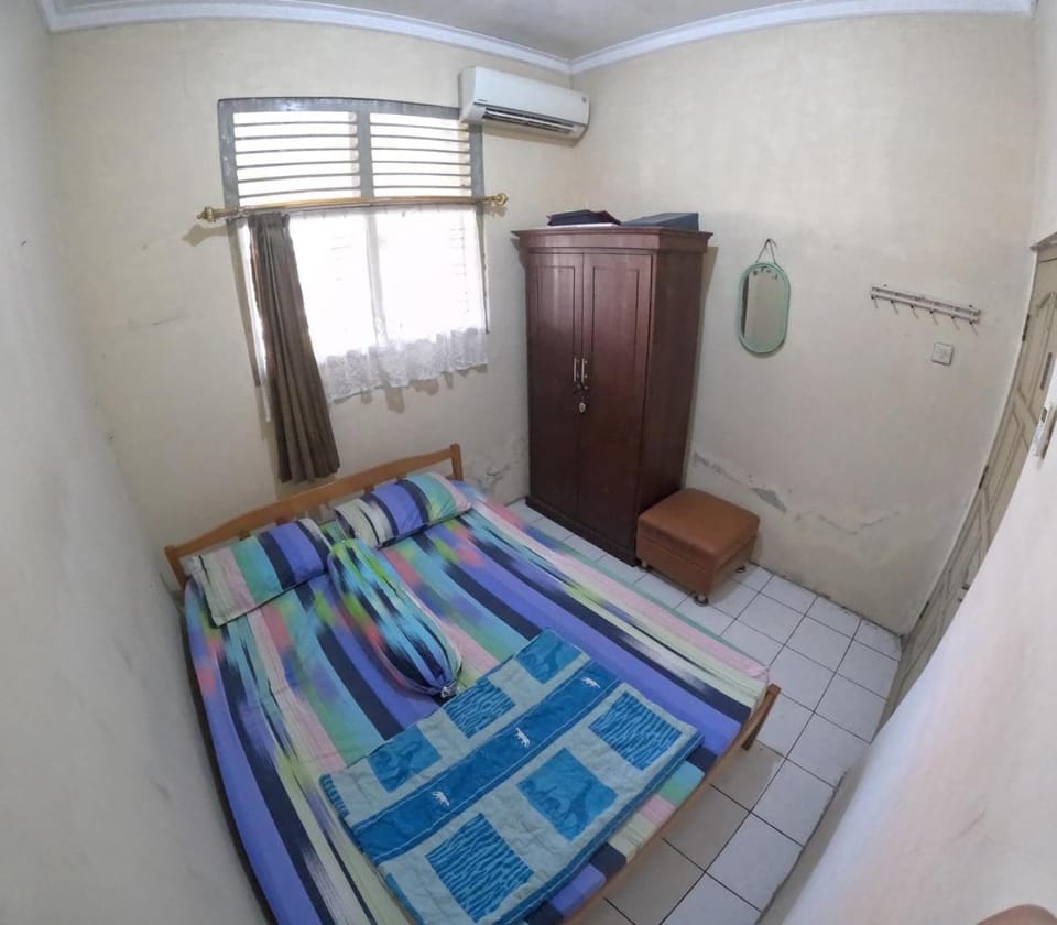 Bed, Bedroom, air conditioner