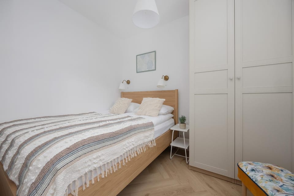 Bedroom, wardrobe