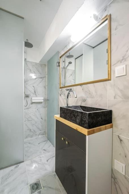 modern boutique apartment Apartment in Athens