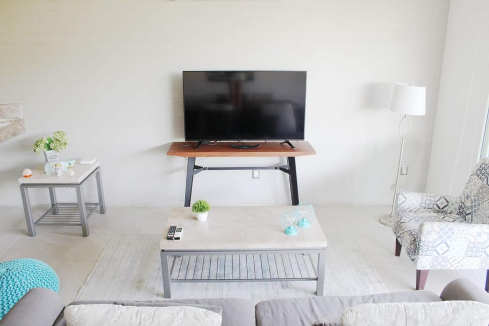 Communal lounge/ TV room, TV and multimedia, Living room