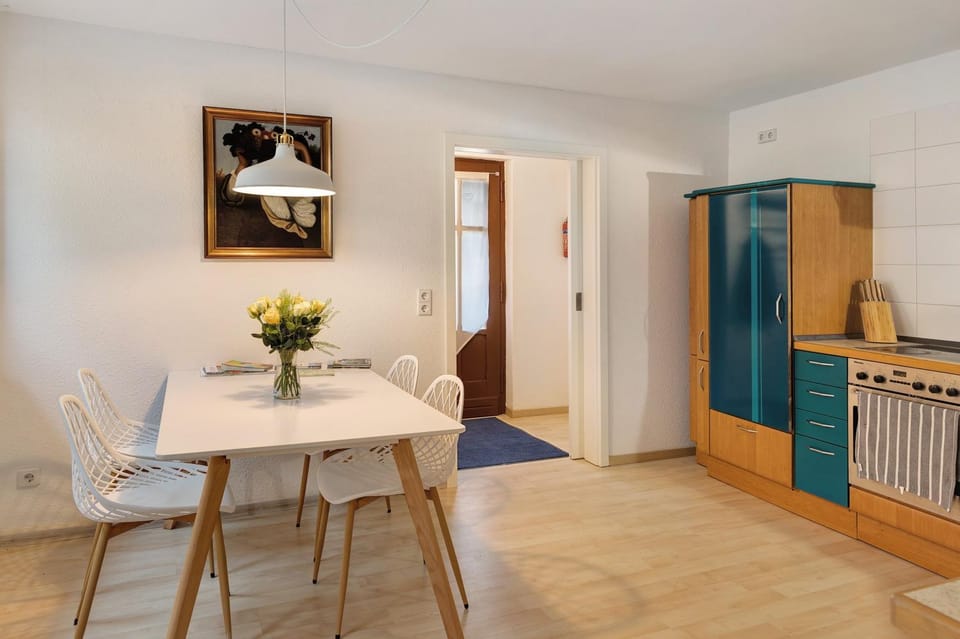 Property building, Kitchen or kitchenette, Living room
