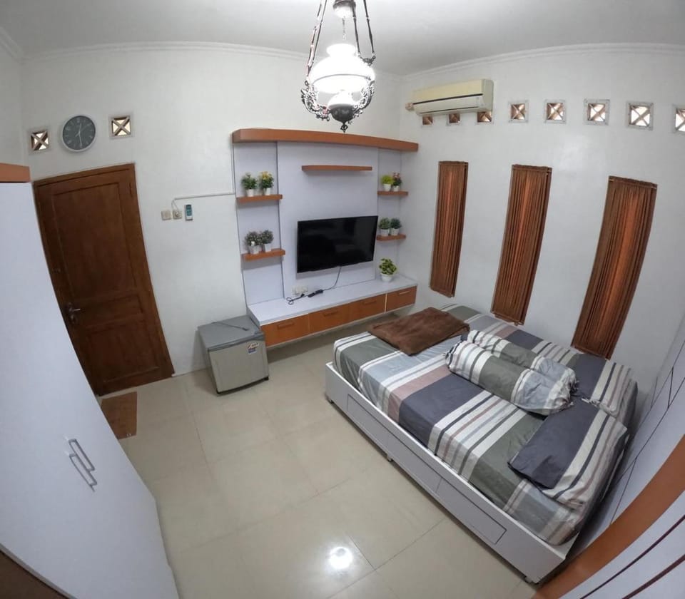 Bed, Bedroom, air conditioner