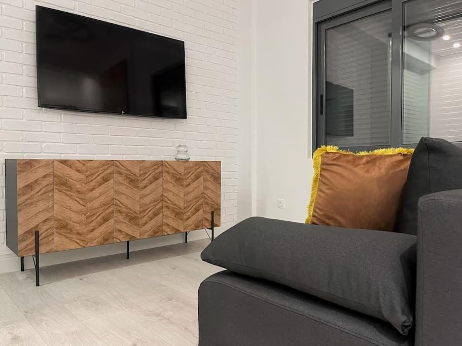 Communal lounge/ TV room, TV and multimedia, Living room, Seating area