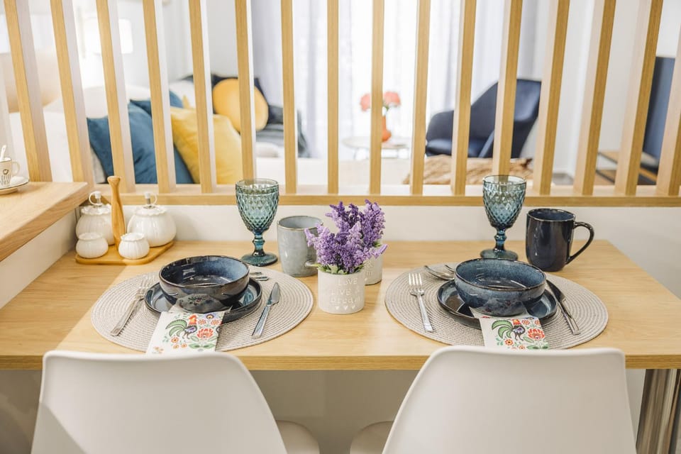 Coffee/tea facilities, Dining area