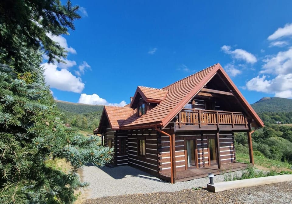 Property building, Natural landscape, Mountain view