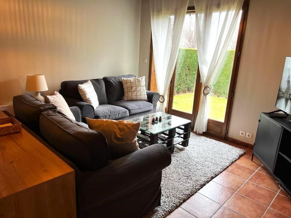 Casa Adosada con jardín y Wifi en Estavar House in Cerdanya