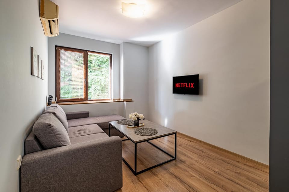TV and multimedia, Living room, air conditioner