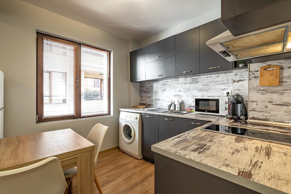 Coffee/tea facilities, Kitchen or kitchenette, Dining area, oven, pet friendly, stove