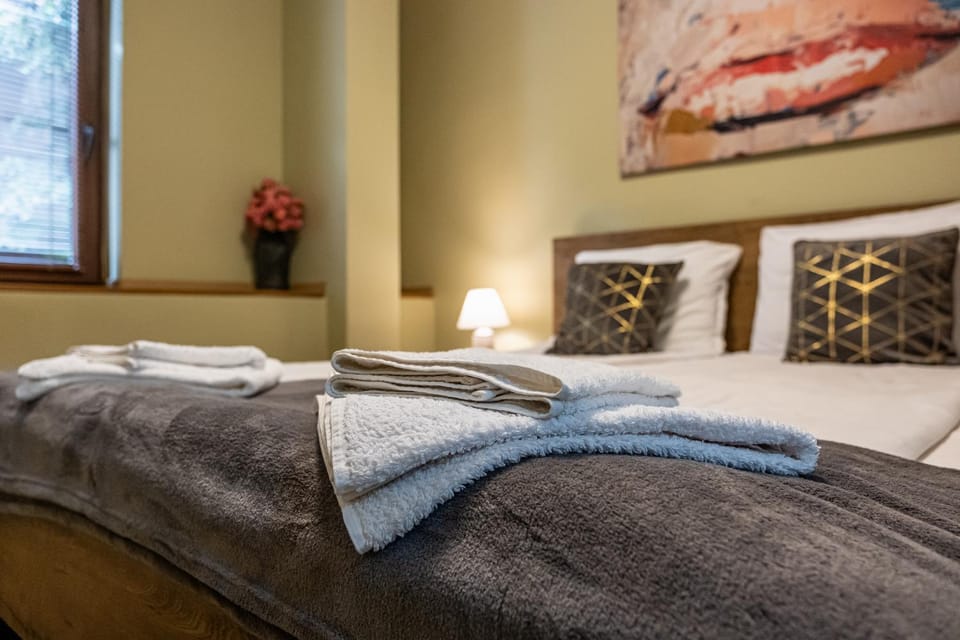 Bed, Photo of the whole room, Bedroom, towels
