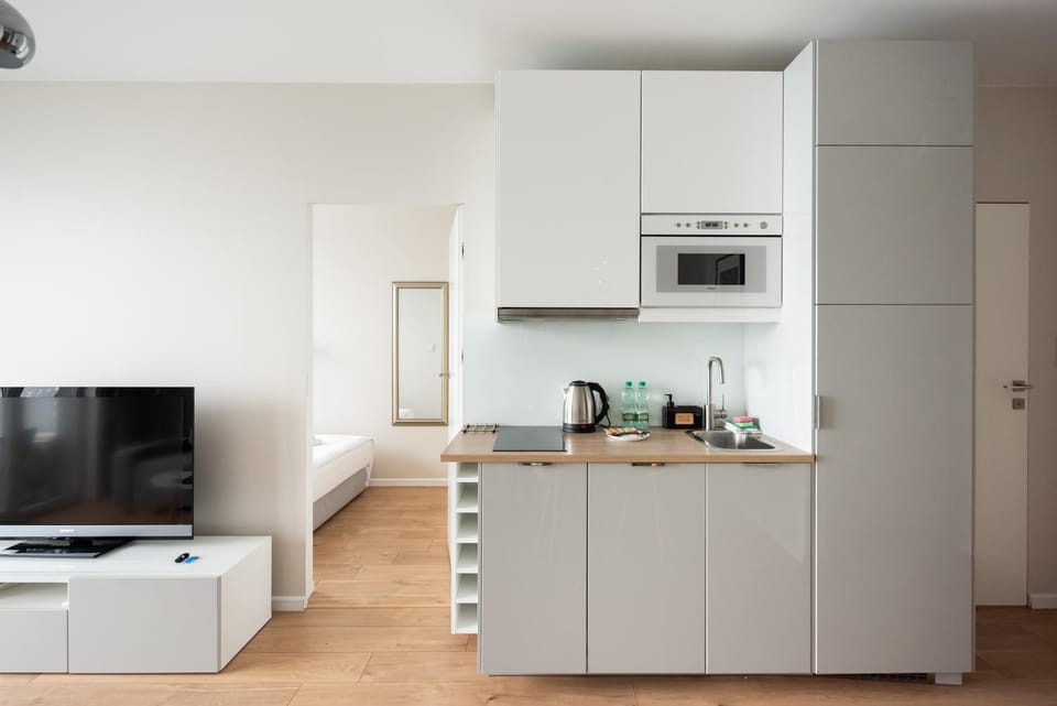 Bed, TV and multimedia, Kitchen or kitchenette, Photo of the whole room, Bedroom, minibar, pet friendly, stove