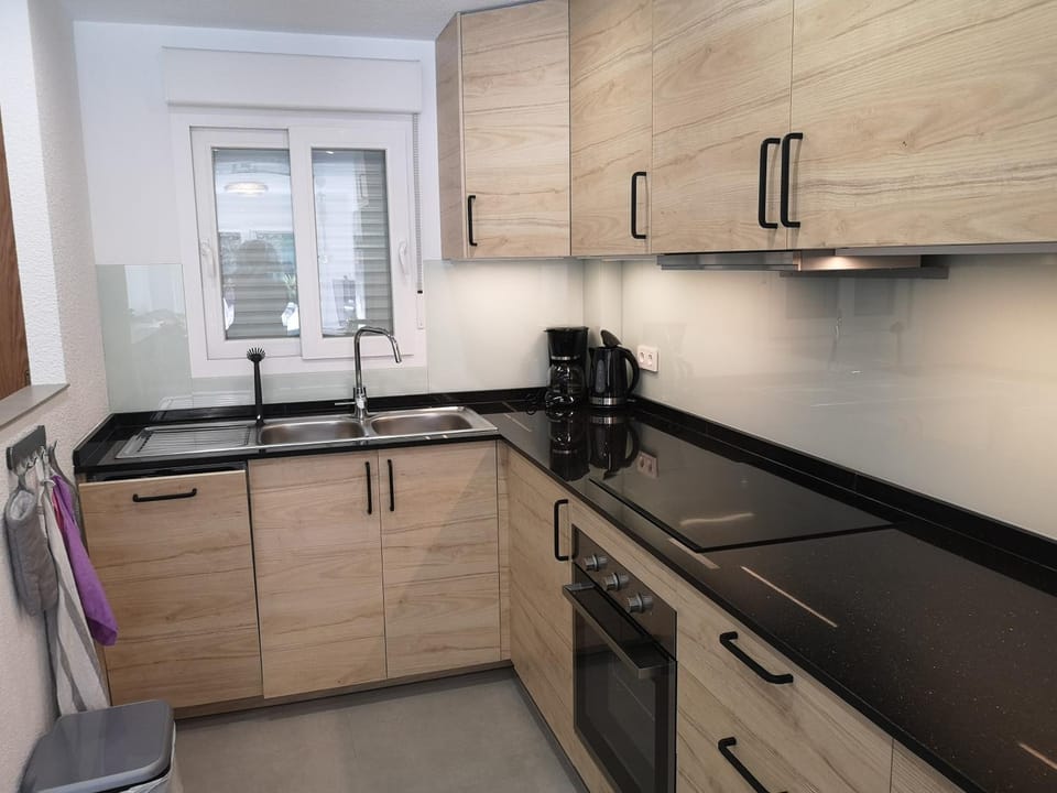 Kitchen or kitchenette, dishwasher, minibar, pet friendly, stove