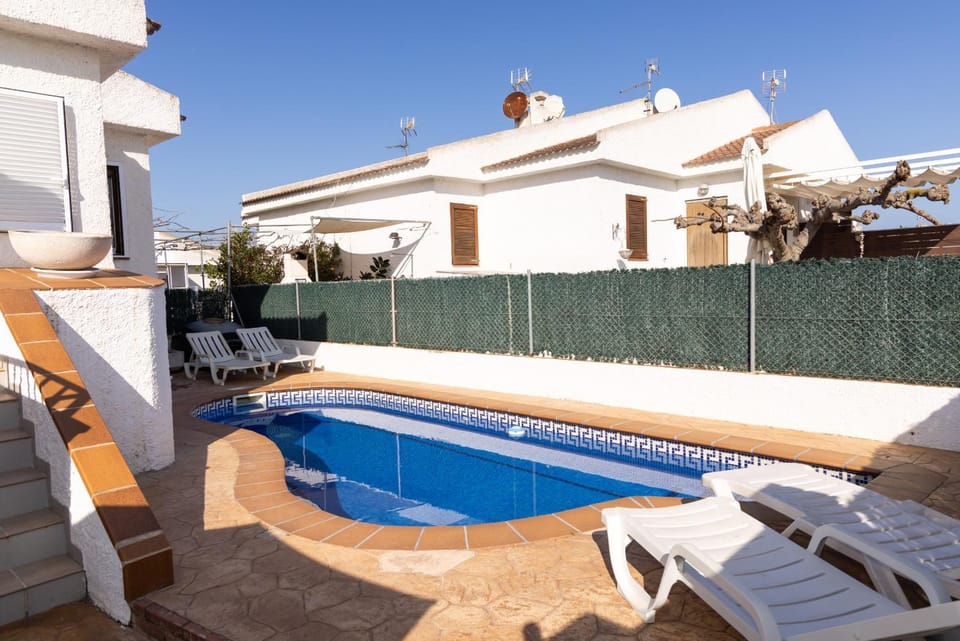 CAMINS - Casa en Riumar con piscina privada House in Baix Ebre