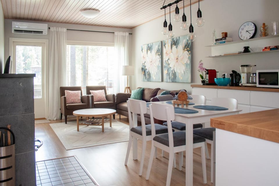 Kitchen or kitchenette, Living room, Photo of the whole room, Decorative detail, Seating area, Dining area