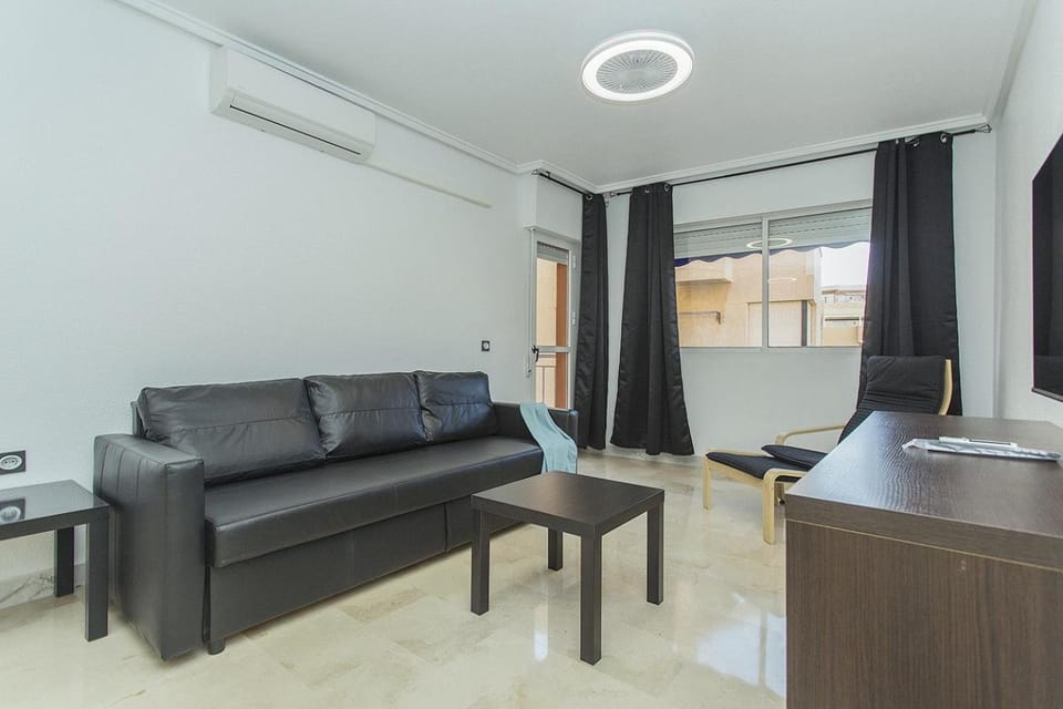 TV and multimedia, Living room, Seating area, air conditioner