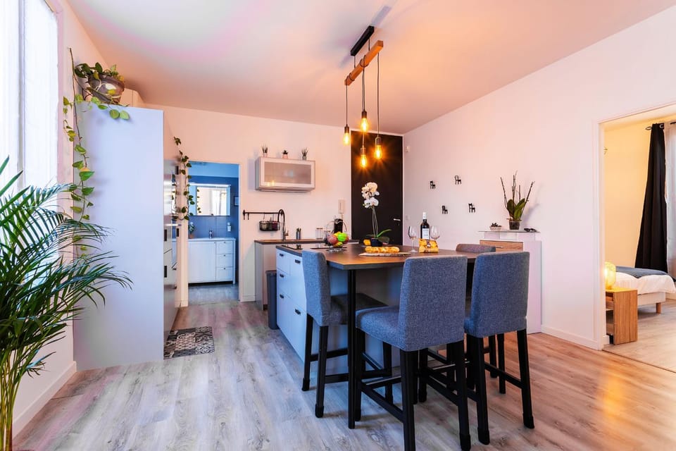 Kitchen or kitchenette, Living room, Dining area, pet friendly, stove
