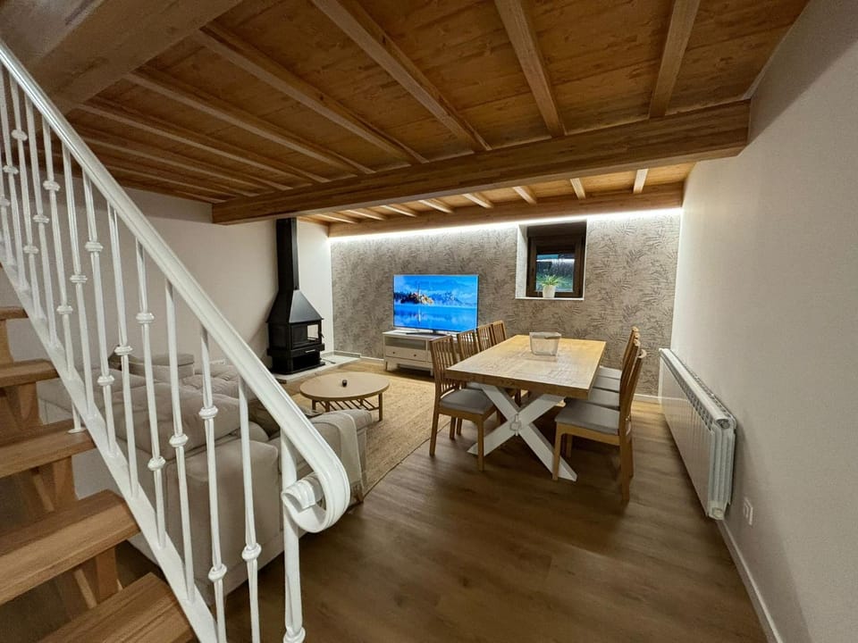 TV and multimedia, Dining area, hair dresser