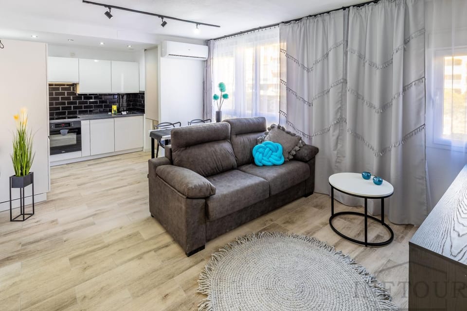 Communal lounge/ TV room, Kitchen or kitchenette, Living room, Dining area