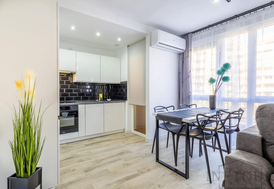 Communal lounge/ TV room, Kitchen or kitchenette, Living room, Dining area