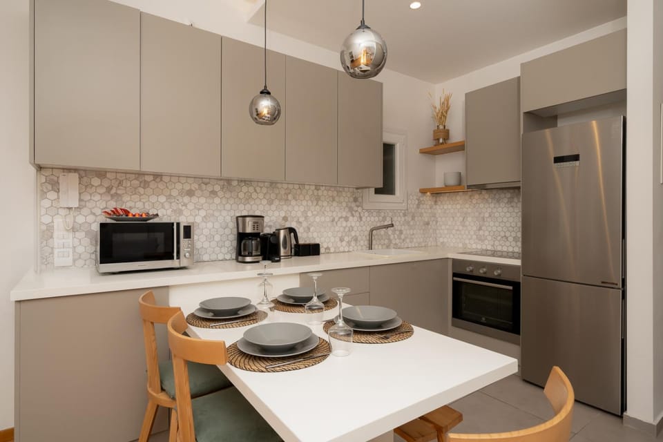 Dining area, microwave, oven, stove, kitchen