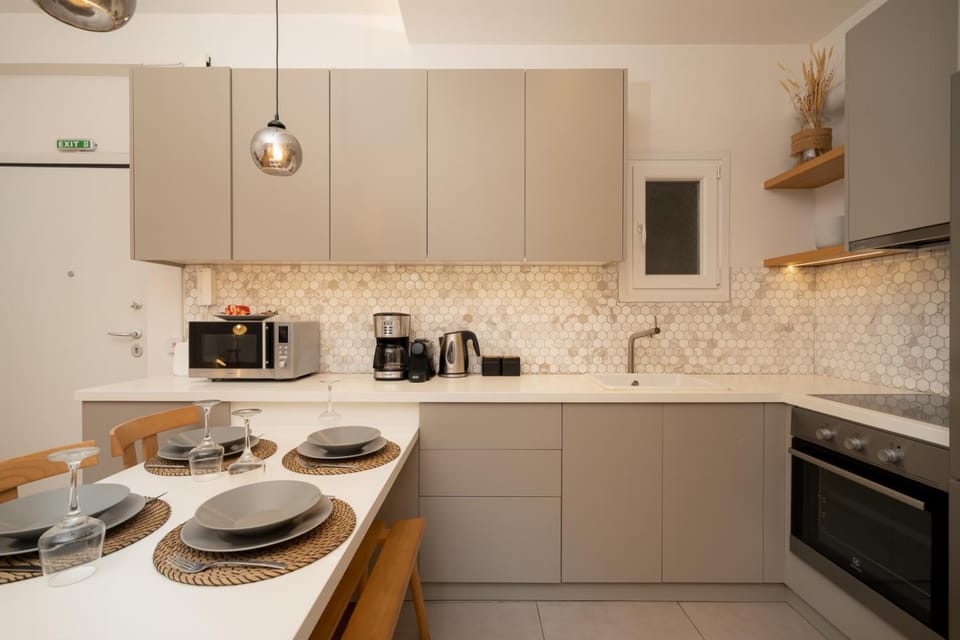 Dining area, microwave, oven, stove, kitchen
