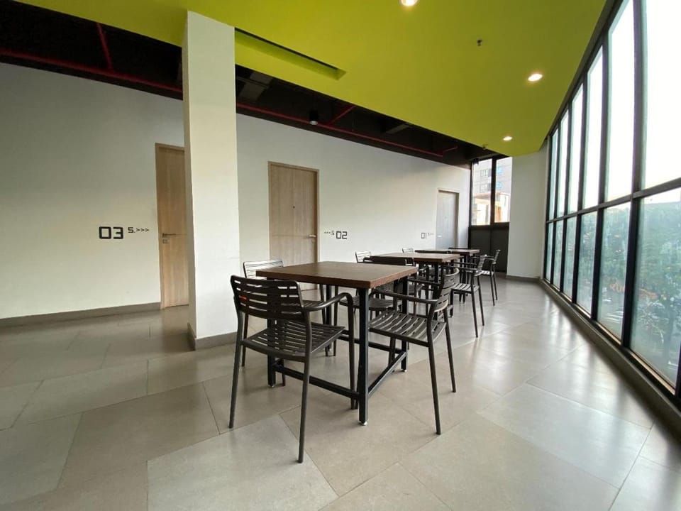 Communal lounge/ TV room