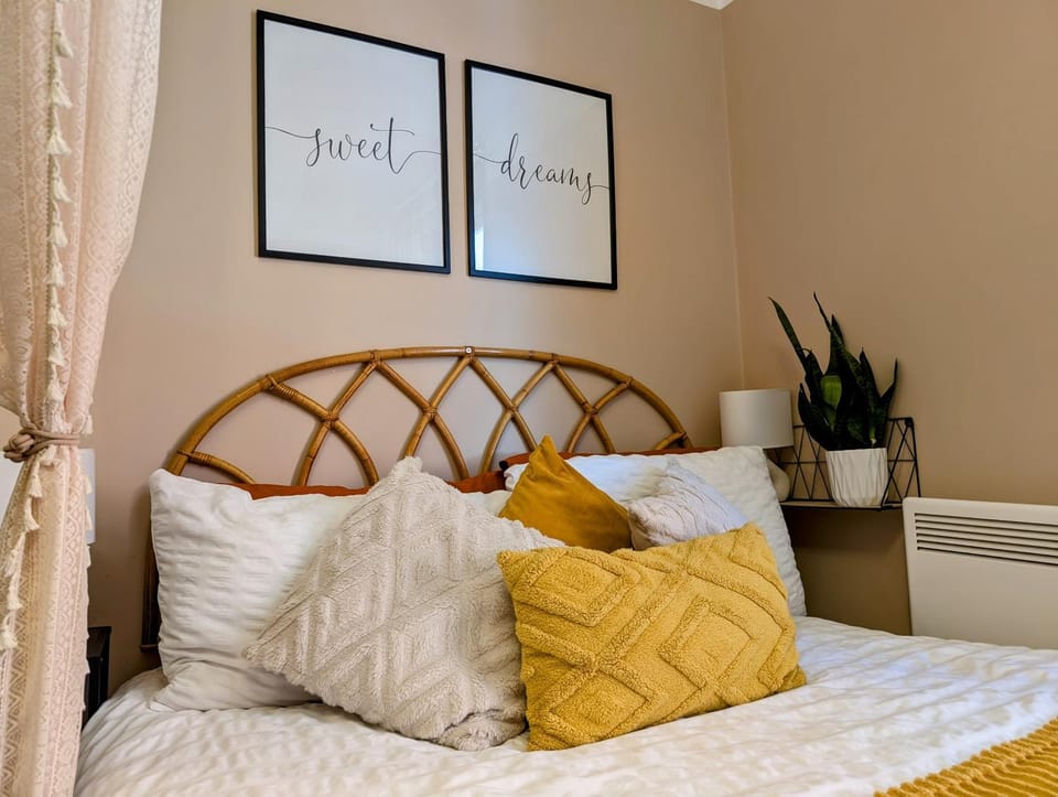 Peacehaven Retreat - Studio 4 minutes from the beach! Pet friendly! Apartment in Weymouth