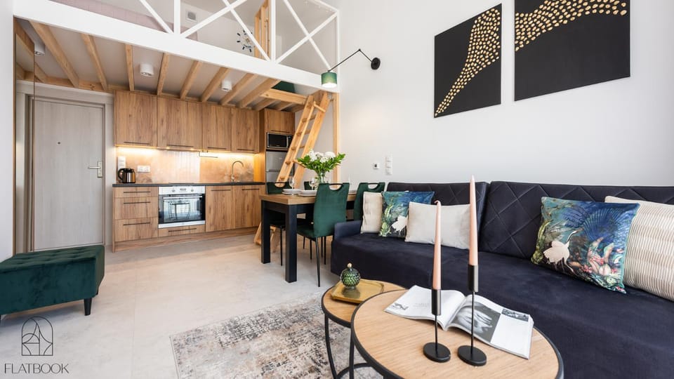 Bed, Kitchen or kitchenette, Living room, Photo of the whole room, Seating area, Dining area, microwave, oven, stove