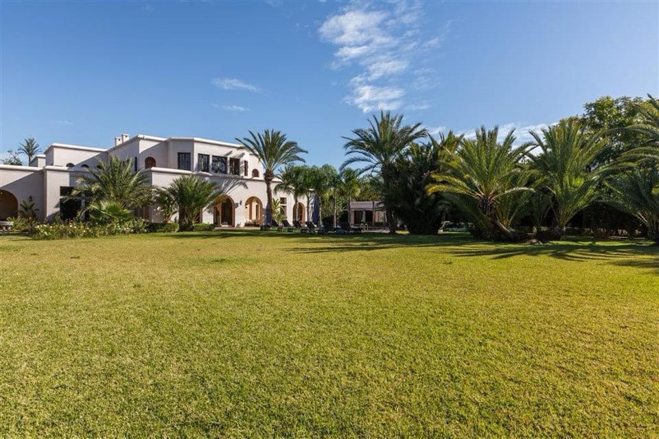 Property building, Day, Garden