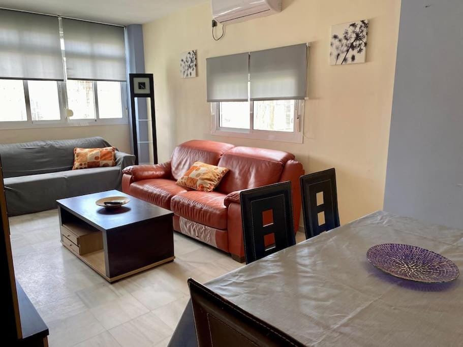 Living room, Seating area, air conditioner