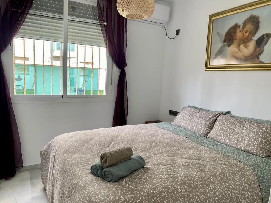 Bed, Bedroom, air conditioner