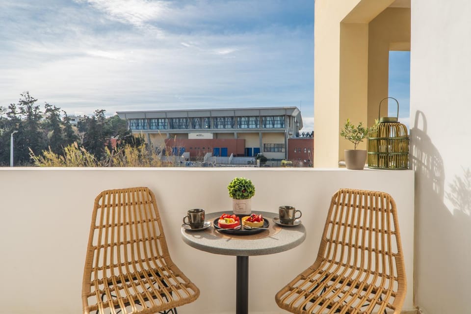 Patio, Day, View (from property/room), Balcony/Terrace, Food and drinks