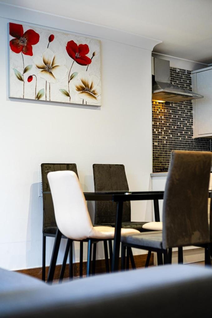 Angel x Kings Cross Hub Apartment in London Borough of Islington